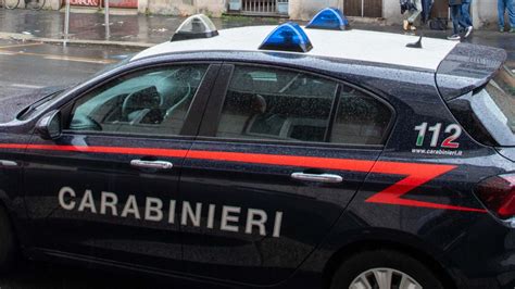 Femminicidio a Salsomaggiore, uccide la moglie con。